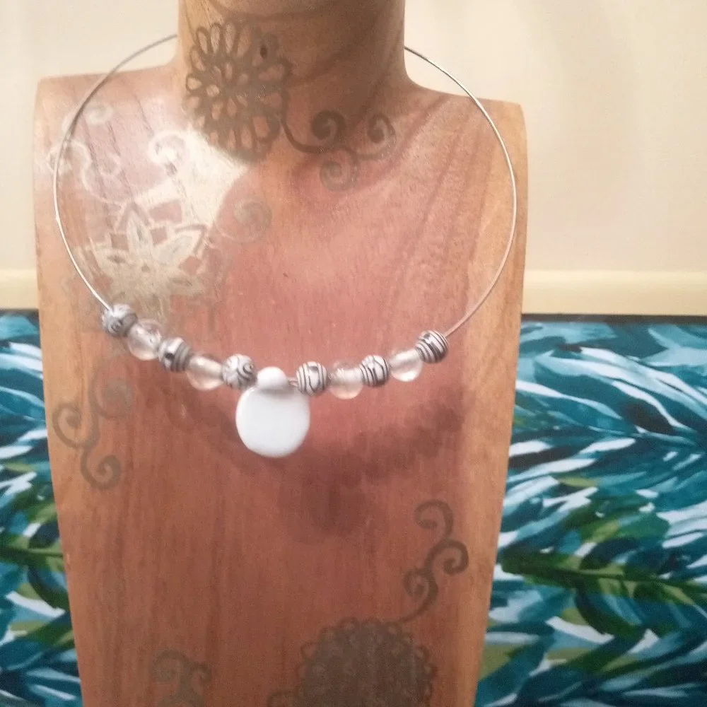 Handcrafted Necklace & Earrings Set in White & Brown